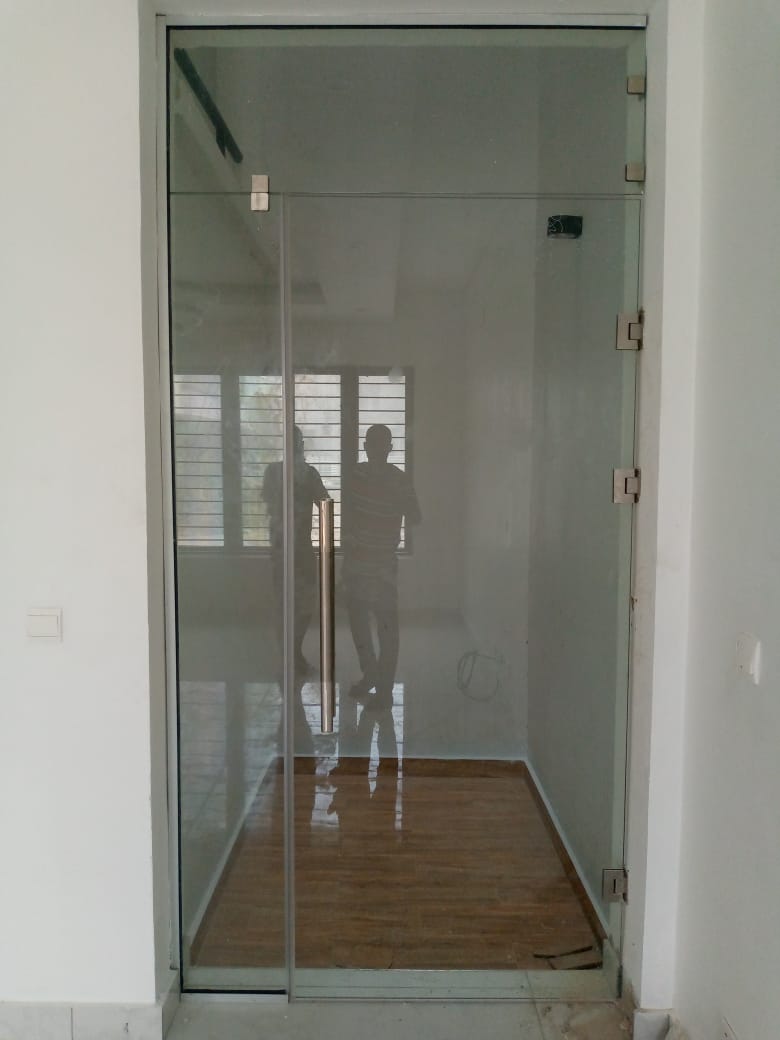 Frameless Storefront